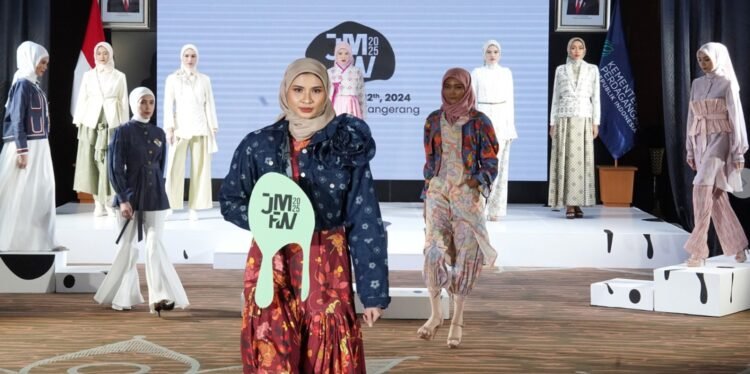 Tren Busana Muslim dan Muslimah 2025: Perpaduan Modernitas dan Budaya