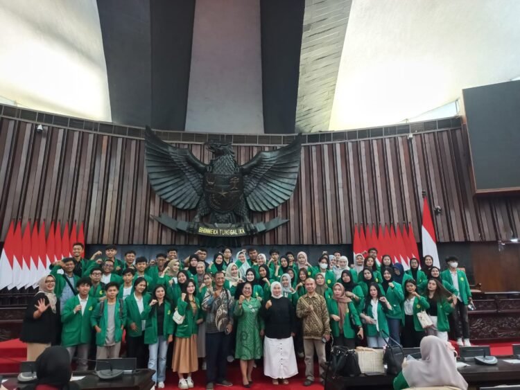 Mahasiswa dan Dosen UIC Jakarta Lakukan Kunjungan ke DPD RI