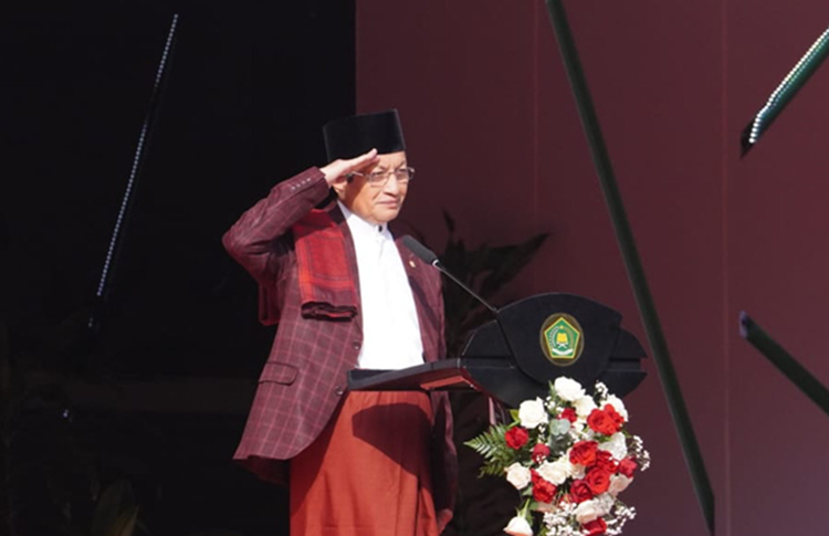 Apel Hari Santri 2025, Menag: Kesantunan Indonesia Berasal dari Tradisi Pesantren