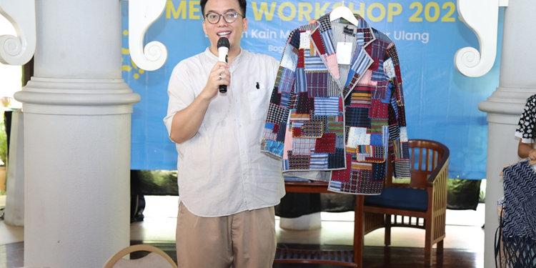 Manfaatkan Limbah Tak Terpakai, BCA Syariah Gelar Workshop Lukisan Kain Marmer Daur Ulang