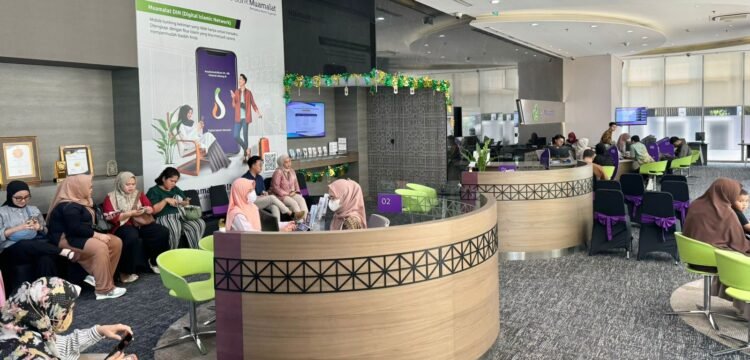 Pelayanan Nasabah di Kantor Cabang Muamalat Tower Jelang Libur Lebaran