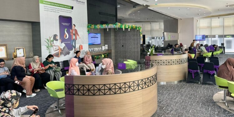 Pelayanan Nasabah di Kantor Cabang Muamalat Tower Jelang Libur Lebaran