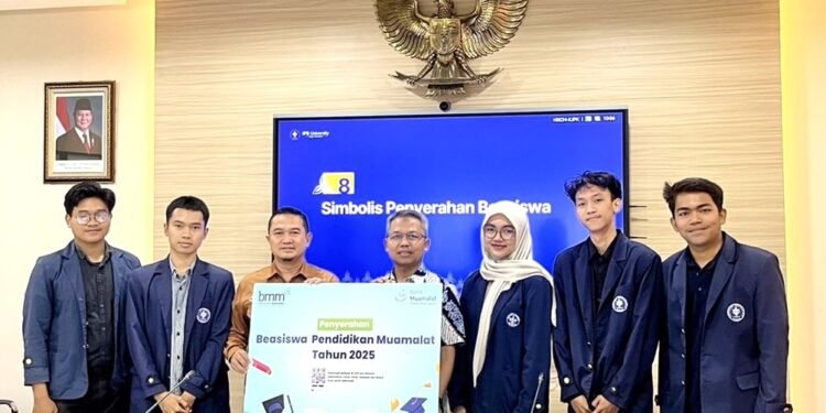 Bank Muamalat dan BMM Salurkan Beasiswa untuk 318 Pelajar di Indonesia
