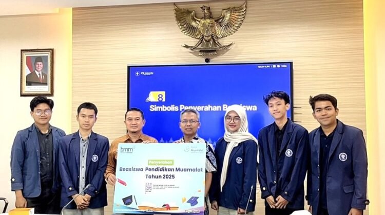 Bank Muamalat dan BMM Salurkan Beasiswa untuk 318 Pelajar di Indonesia