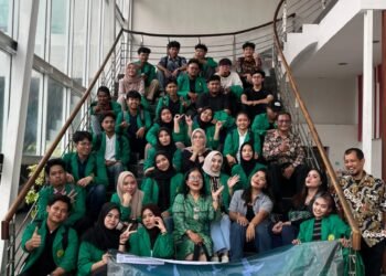 Belajar Ilmu Komunikasi Tak Cukup di Ruang Kelas