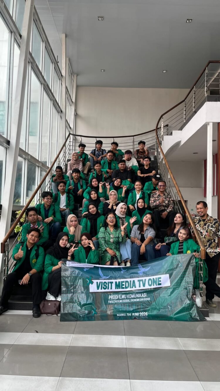 Belajar Ilmu Komunikasi Tak Cukup di Ruang Kelas